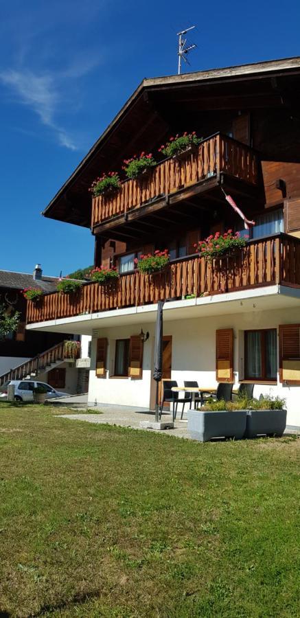 Haus Sandra Fiesch Bagian luar foto