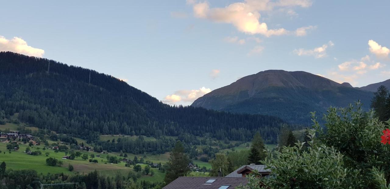 Haus Sandra Fiesch Bagian luar foto