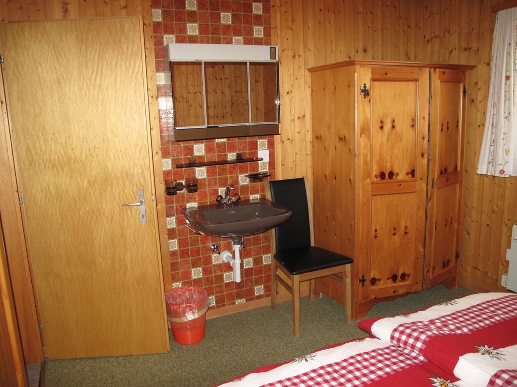 Haus Sandra Fiesch Bagian luar foto
